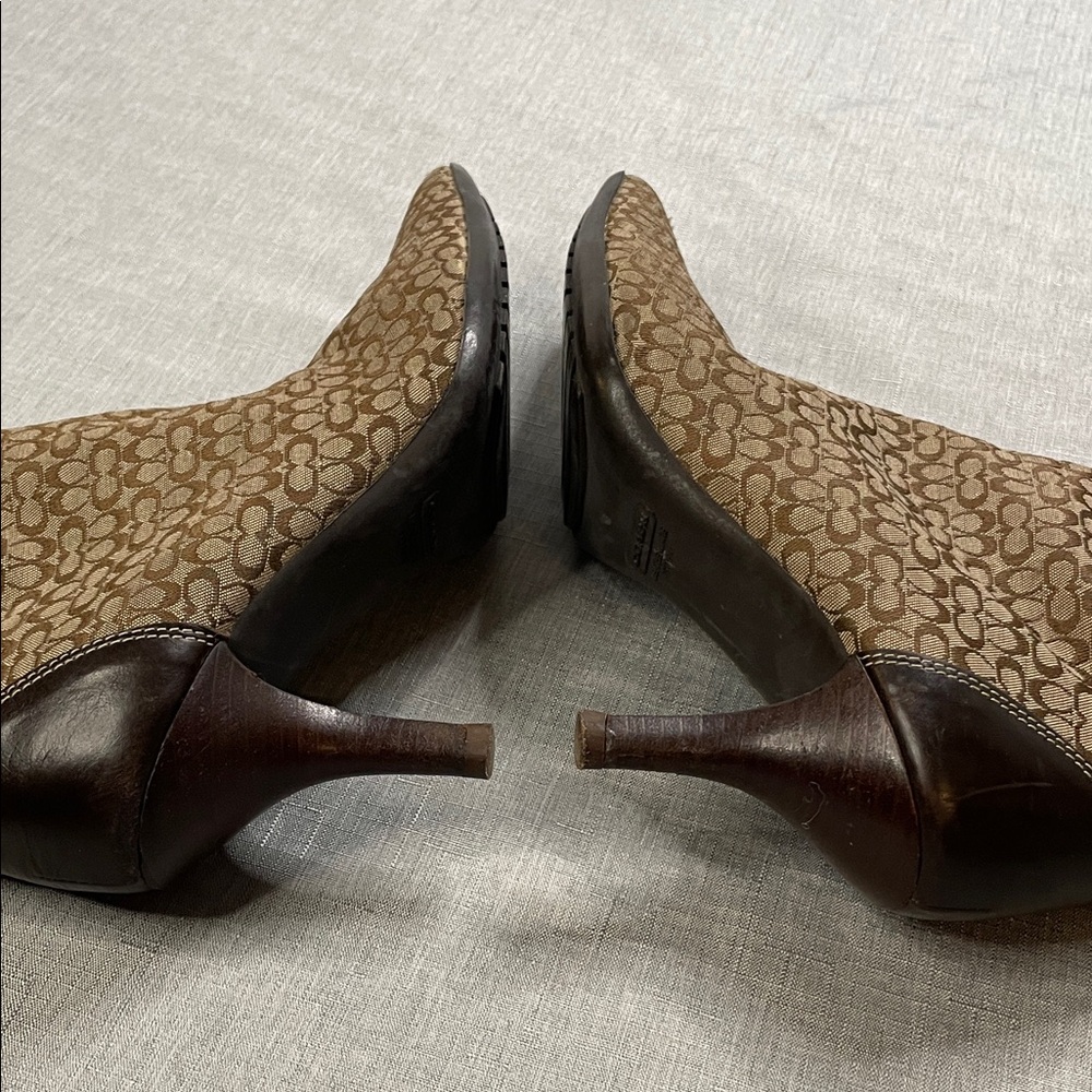 Coach Signature Jeri Tan Brown Canvas and Leather Heeled Boots Size 7.5 - Picture 12 of 15